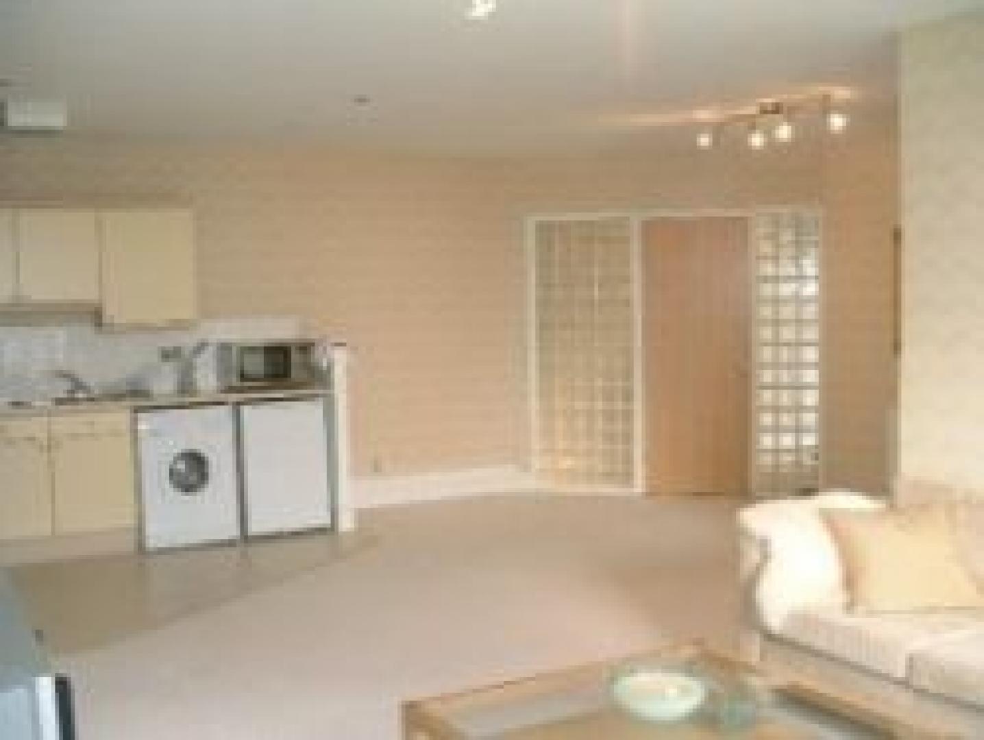 			2 Bedroom, 1 bath, 1 reception Flat			 Brook Rd, DOLLIS HILL NW2